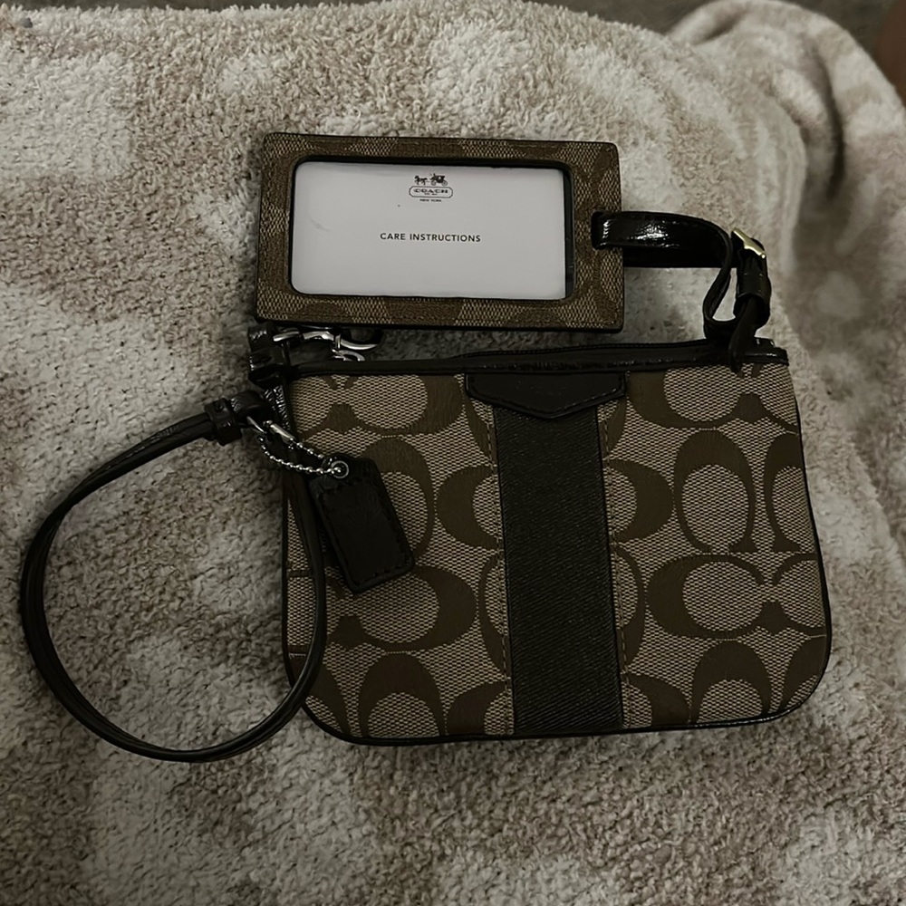 Coach wristlet and luggage tag - new!
